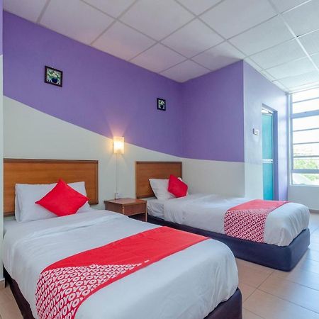 Oyo 702 D View Hotel Mersing Eksteriør billede
